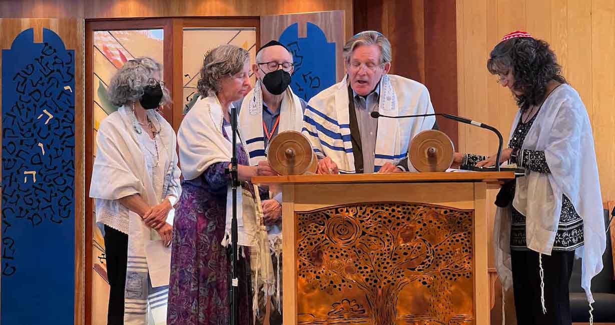 Temple Emek Shalom Jewish Community in Ashland, OR